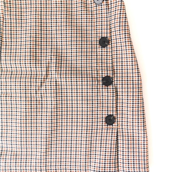 Brown/ Tan Short Plaid Skirt (Small) - Picture 5 of 8